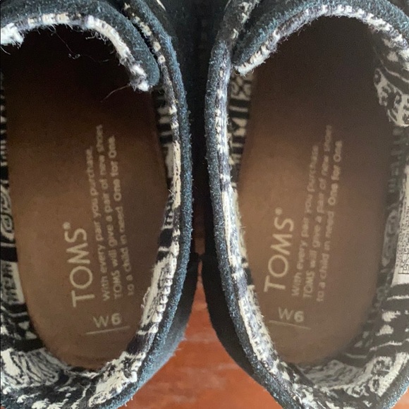 Toms Black Booties - Picture 5 of 6